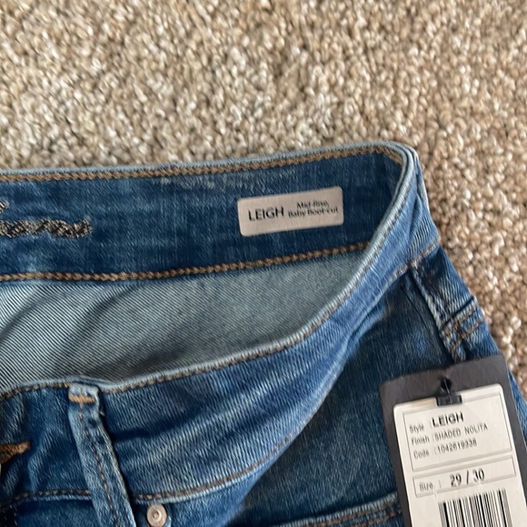 BRAND New Bootcut jeans - Picture 4 of 7